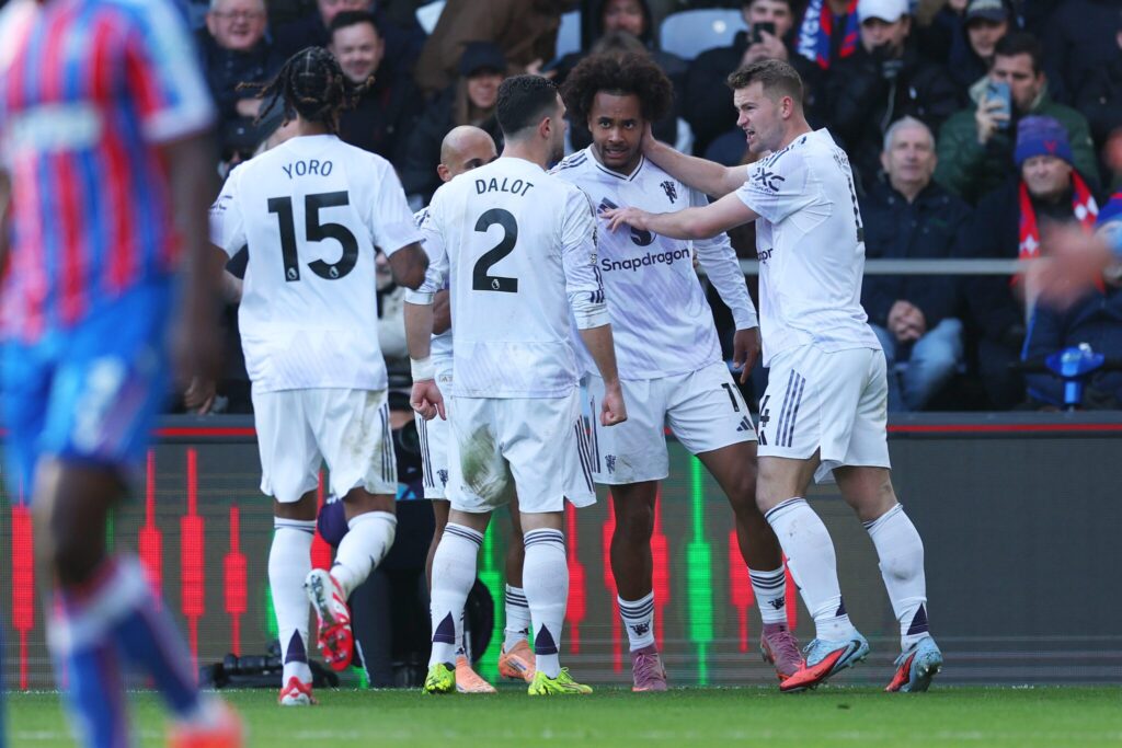 مانشستر يونايتد يقلب الطاولة على كريستال بالاس ويحسم اللقاء 2-1